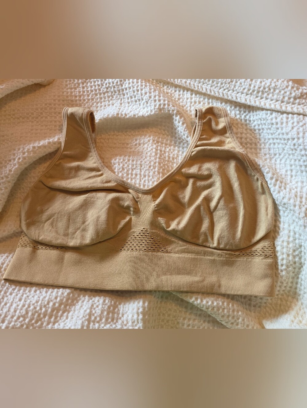 Pretty Seamless Wireless Bra Size Medium
